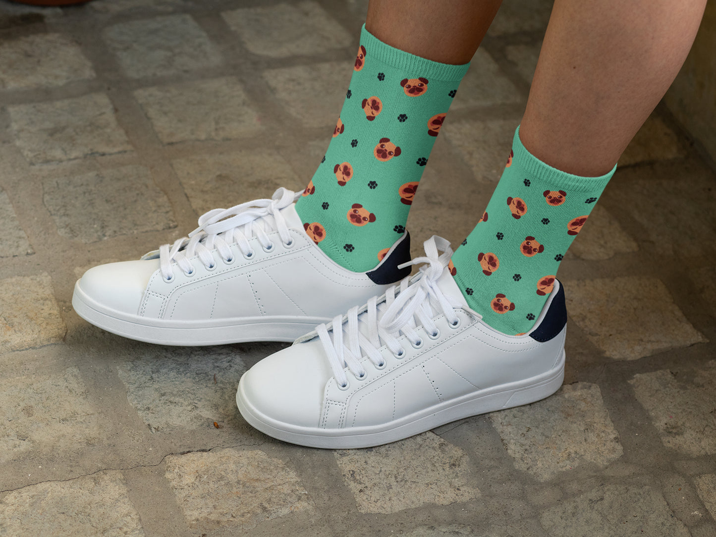 HAPPY PUG & Pawprint Socks